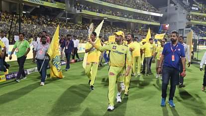 MS Dhoni Craze: गुजरात के खिलाफ मैच में हूटिंग कर रहे थे धोनी के फैन, दीपक चाहर ने किया चौकाने वाला खुलासा MS Dhoni fan started hooting deepak chahar in CSK vs GT Match as he came for warm up with Pads