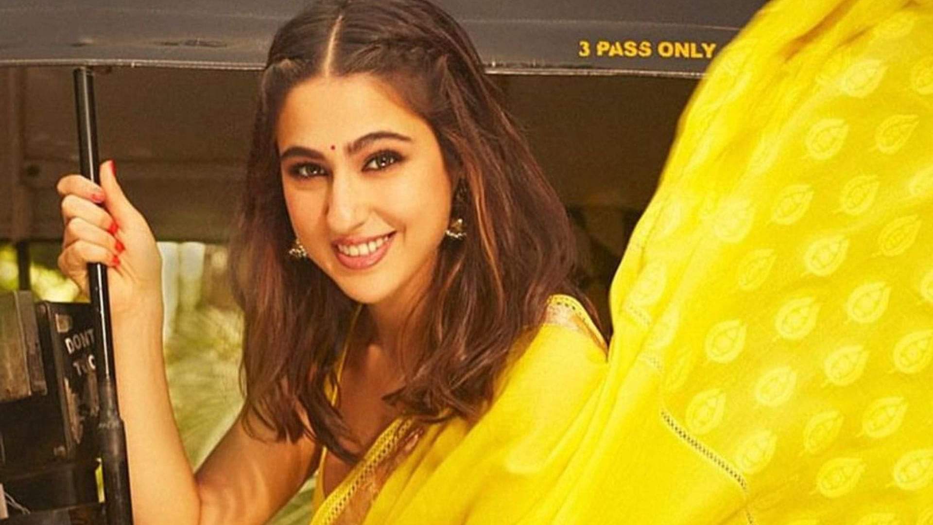 Sara Ali Khan: 'महाकाल' मंदिर जाने पर ट्रोल करने वालों को सारा ने दिया करारा जवाब, बोलीं- ऐसे ही जाती रहूंगी Zara Hatke Zara Bachke actress Sara Ali Khan reacts to trolls targeting her for visiting Ujjain Mahakal Temple