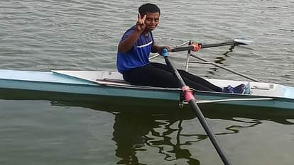Rowing competition: असम के अन्यतम बने खिलाड़ियों के लिए प्रेरणास्रोत, इंडिया बुक ऑफ रिकॉर्ड में भी दर्ज है नाम Country first special child anyatam rajkumar to participate in rowing competition in gorakhpur ramgarh taal