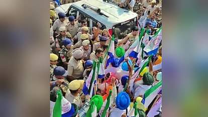 हरियाणा में छावनी बने बॉर्डर: दिल्ली जा रहे किसान हिरासत में, सांपला में महिला प्रदर्शनकारियों को जबरन उठाया Mahila Panchayat in Delhi, security tightens on Haryana Borders to stop farmers all update