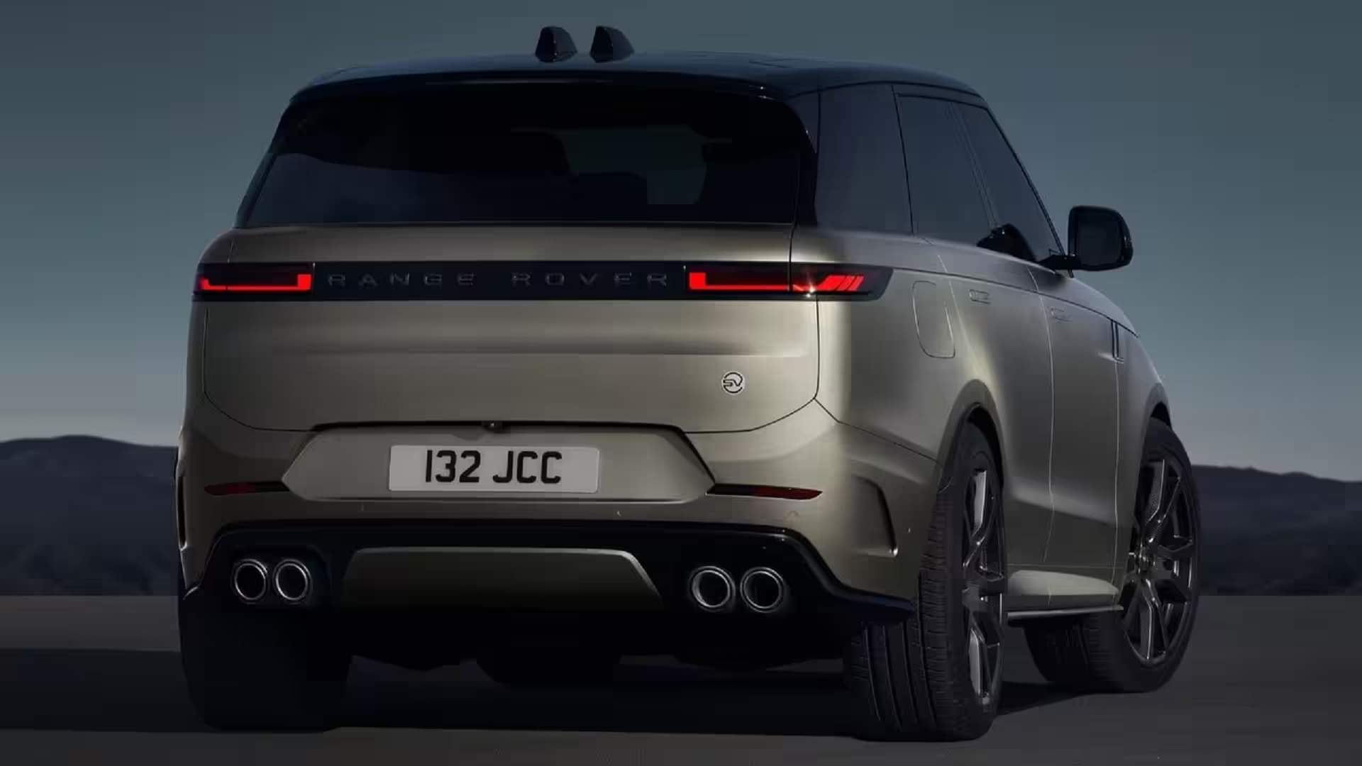 Range Rover Sport SV: आ गई लैंड रोवर की सबसे पावरफुल एसयूवी, मिलती है वाइब्रेटिंग सीटें, 290 Kmph की टॉप स्पीड Land Rover debuts Range Rover Sport SV Know Engine Power Specs Features Details