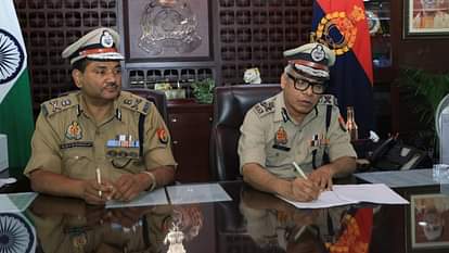 UP DGP: आईपीएस विजय कुमार बने यूपी के कार्यवाहक डीजीपी, कार्यभार संभाला IPS Vijay Kumar got additional charge of Acting DGP UP, Chief Minister Yogi Adityanath issued order