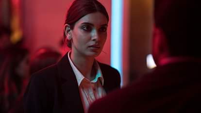 Bloody Daddy Review: अली ने सिनेमा पर छिड़का एक्शन का अलहदा रंग, बीवी से अलग बाप के किरदार में खूब जमे शाहिद Bloody Daddy Review in Hindi by Pankaj Shukla Ali Abbas Zafar Shahid Kapoor Diana Penty Ronit Rajiv Khandelwal