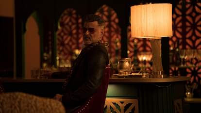Bloody Daddy Review: अली ने सिनेमा पर छिड़का एक्शन का अलहदा रंग, बीवी से अलग बाप के किरदार में खूब जमे शाहिद Bloody Daddy Review in Hindi by Pankaj Shukla Ali Abbas Zafar Shahid Kapoor Diana Penty Ronit Rajiv Khandelwal