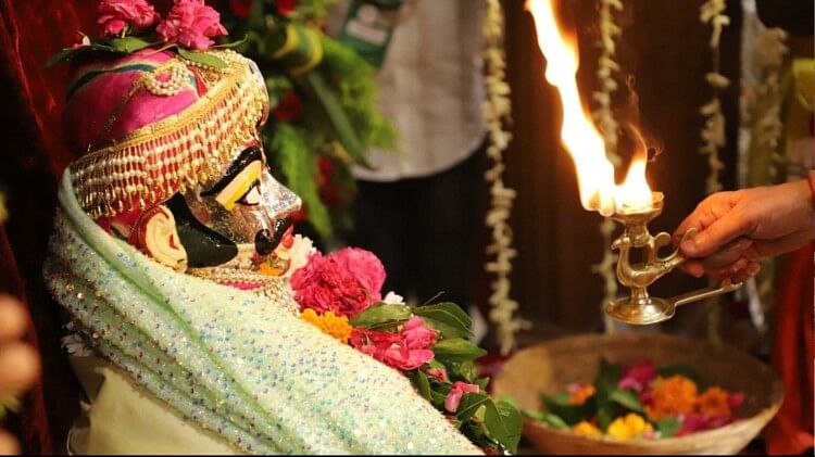 Ujjain: सावन सोमवार और सोमवती अमावस्या का दुर्लभ संयोग, महाकाल की नगरी में उमड़ा आस्थावानों का सैलाब Sawan 2023: Mahakal royal ride and devotees throng in Ujjain on Somvati Amavasya