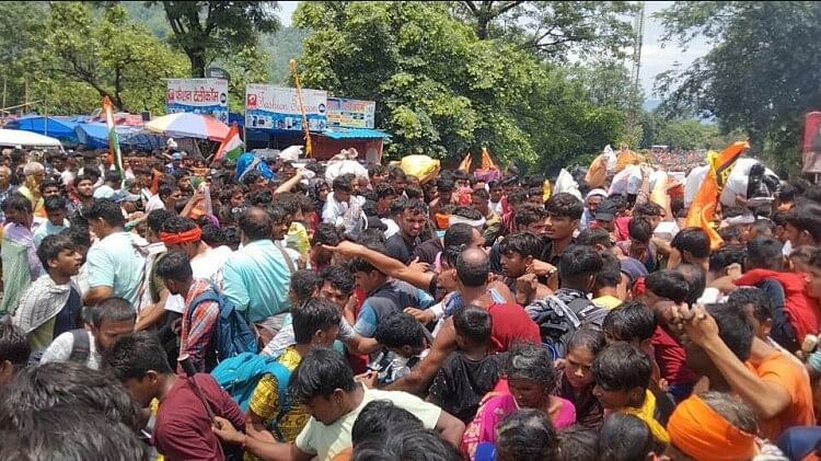 Kanwar Yatra: उमड़ा कांवड़ियों का सैलाब, पुलिस की सारी व्यवस्थाएं ध्वस्त, हरिद्वार-दिल्ली हाईवे जाम, तस्वीरें Kanwar Yatra 2023 Haridwar Delhi Highway Jam After Huge Crowd of Kanwariya police Arrangements Field Photos