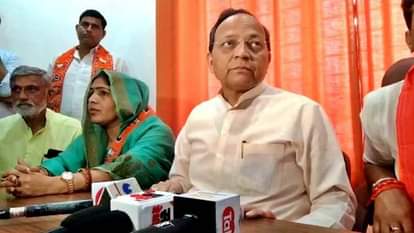 Rajasthan: महिला अत्याचार पर भाजपा राष्ट्रीय महामंत्री ने कांग्रेस को दी सलाह, बोले- बुलडोजर चलाना शुरू करें BJP National General Secretary advised Gehlot to use bulldozer in Bharatpur