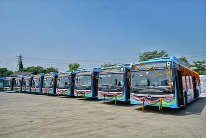 Mohalla Buses: दिल्ली में अगले कुछ महीनों में चलेंगी 'मोहल्ला बसें', डीटीसी के साथ अनुबंध के तहत होगी शुरू Delhi Government To Soon Launch Mohalla Bus Scheme In Contract With DTC