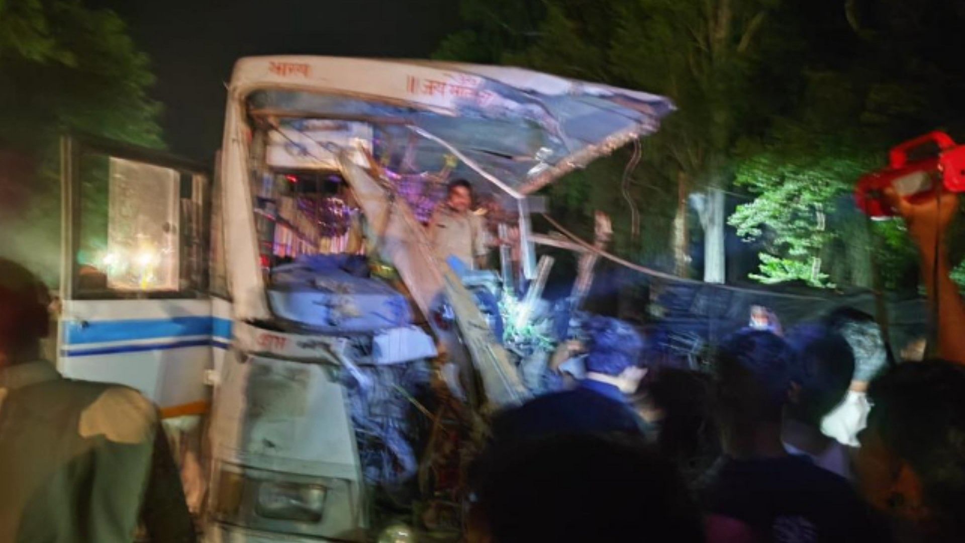 Major accident in Barabanki: Bus collides with bar laden truck on Bahraich Highway, three dead