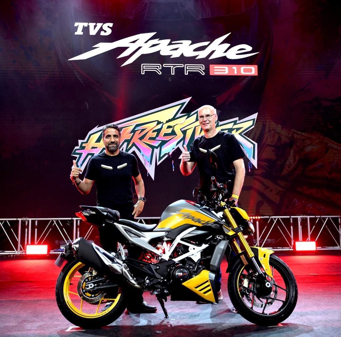Bike Comparison: 300-400 सीसी सेगमेंट में आती हैं यह दो बाइक, जानें इनकी कीमत और इंजन पावर में कितना है अंतर 2023 KTM 390 Duke vs TVS Apache RTR 310 Know Specification and Price Comparison