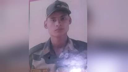 Uttarakhand: जम्मू कश्मीर में शहीद हुए पसोल गांव के राइफलमैन दीपेंद्र, खबर से परिवार में मचा कोहराम Uttarakhand News Kotdwar Rifleman Dipendra martyred in Jammu and Kashmir Today