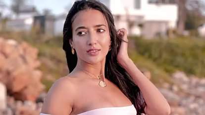 KKK13: 'खतरों के खिलाड़ी 13' से हुआ इस कंटेस्टेंट का पत्ता साफ, जीतने के इतने करीब पहुंचकर हारा यह खिलाड़ी Khatron ke khiladi 13 elimination soundous moufakir gets eliminated from the show rohit shetty
