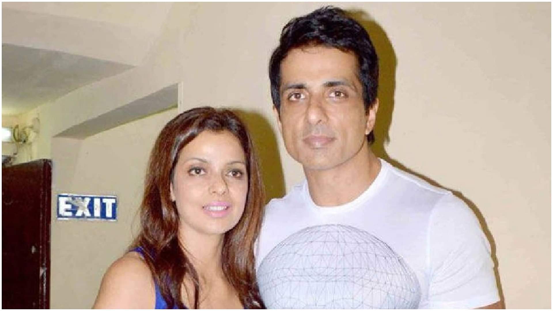 Sonu Sood Wedding Anniversary: बीवी को अपने ही नाम से बुलाते हैं सोनू, पढ़ाई करते-करते बन गए थे प्रेम पुजारी Sonu Sood Wedding Anniversary wife sonali sood love life started during engineering in nagpur