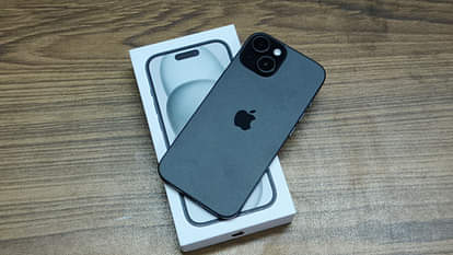 iPhone 15 Review: कितना पावरफुल है सबसे सस्ता आईफोन 15, कैमरा-डिस्प्ले से लेकर बैटरी तक, यहां है पूरी जानकारी IPhone 15 Review Rating Price and Specifications All You Need to Know