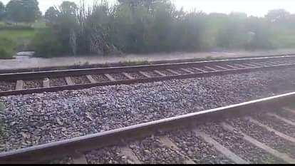Railway Station : अनूठा स्टेशन, जहां साल में 15 दिन ही ठहरती है ट्रेनें, दूसरा अजूबा- वापसी में सफर बेटिकट Bihar News : GK Question of unique railway station only for 15 days stoppage in a year, without return ticket