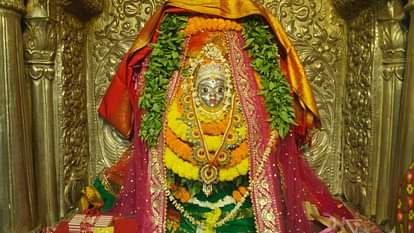 Durga Ashtami: काशी में महागौरी के दरबार में लगी भक्तों की कतार, जयकारे से गूंजता रहा मां अन्नपूर्णा मंदिर Durga Ashtami There was queue of devotees in court of Mahagauri in Kashi Maa Annapurna temple