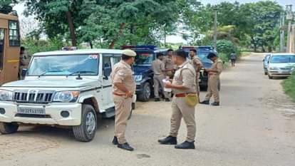 Baghpat: दिल्ली पुलिस की कस्टडी से फरार परिवार के हत्यारोपी का था सूजरा में मिला शव, पुलिस ने की शिनाख्त Baghpat: Dead body found in Sujra was that of murderer of family who had escaped from custody of Delhi Police,