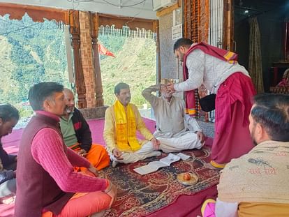 Chardham Yatra 2023: तय हुई तिथि और मुहूर्त, इस दिन बंद होंगे यमुनोत्री और बदरीनाथ धाम के कपाट Chardham Yatra 2023: Yamunotri and Badrinath Dham Door Closing Date and Muhurat Declared