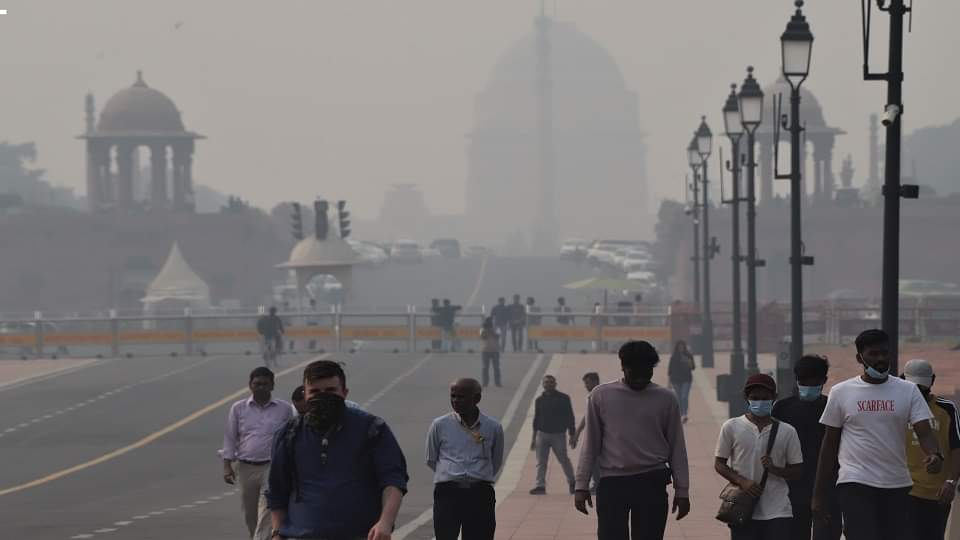 Delhi Pollution: क्या दिल्ली में BS3 पेट्रोल या BS4 डीजल कार चला सकते हैं? गाड़ी निकालने से पहले जानें अपडेट Can you drive your BS3 petrol or BS4 diesel car in Delhi? bs3 petrol cars delhi news bs4 diesel cars delhi