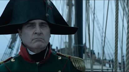 Napoleon Review: फिल्म देखने से पहले इतिहास को पढ़ना जरूरी, नहीं तो सिर के ऊपर से निकल जाएगी फिल्म Napoleon Movie Review in Hindi Ridley Scott David Scarpa vanessa kirby joaquin phoenix