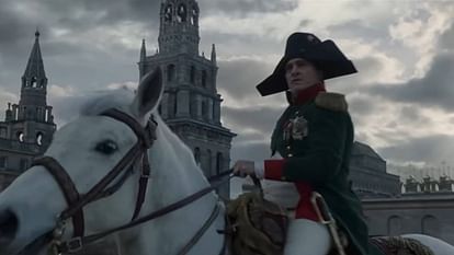 Napoleon Review: फिल्म देखने से पहले इतिहास को पढ़ना जरूरी, नहीं तो सिर के ऊपर से निकल जाएगी फिल्म Napoleon Movie Review in Hindi Ridley Scott David Scarpa vanessa kirby joaquin phoenix