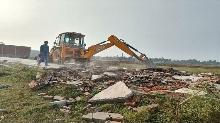 Bulldozer Runs On Illegal Colonies In Bareilly Amar Ujala Hindi News