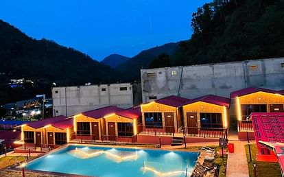 Rishikesh: क्रिसमस और थर्टी फर्स्ट के लिए ऋषिकेश तैयार, सजने लगे कैंप, 40 फीसदी बुकिंग फुल New Year 2024 Christmas Tourist Crowd Rishikesh 40 percent camps booking full