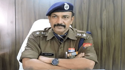 चुनाव से पहले फेरबदल: इस जिले के एसएसपी ने तीन दरोगा समेत 100 पुलिसकर्मियों की तैनाती बदली SSP changed the deployment of 100 policemen including three sub-inspectors