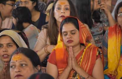 बाबा बागेश्वर: भारत हिंदू राष्ट्र बने यही मेरा उद्देश्य, सनातन को डेंगू-मलेरिया कहने वालों की ठठरी बंधनी चाहिए Dhirendra Krishna Shastri in Moradabad, India should become a Hindu nation, this is my aim