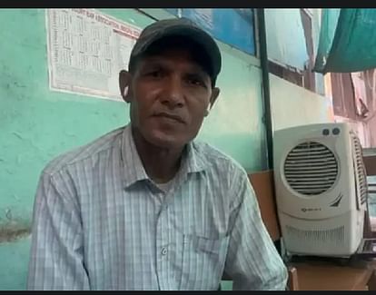 Indore News: छोटे भाई के दस्तावेज से पाई नौकरी, मौत के बाद खुला राज, अब पुलिस जांच शुरू Indore News: छोटे भाई के दस्तावेज से पाई नौकरी, मौत के बाद खुला राज, अब पुलिस जांच शुरू