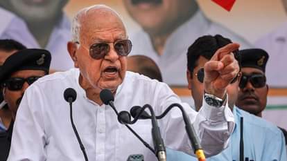 J&K News: 'संविधान से छेड़छाड़ नहीं सहन की जाएगी, 24 करोड़ मुस्लिमों को समंदर में नहीं फेंक सकते', बोले फारूक J&K News: 'Any step against the Constitution of India is an alarm bell for the country', Farooq Abdullah warns