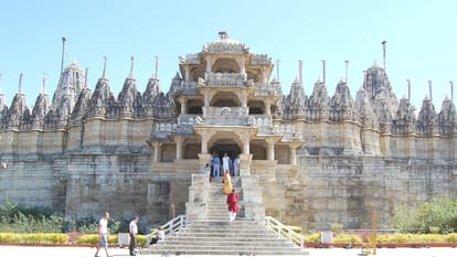 Ramlala Surya Tilak: कहानी 'सूर्य तिलक' की, इन मंदिरों में भी किरणें करती हैं देवी-देवताओं का अभिषेक? In which other temple is the Surya Tilak done in Ram temple, how different is it from Ayodhya