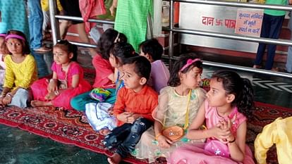 Chaitra Navratri 2024: अष्टमी आज...महागौरी का हुआ पूजन, घरों और मंदिरों में पूजी गई कन्याएं, देखें तस्वीरें Chaitra Navratri 2024 Maha Ashtami today girls worshiped in homes and temples Uttarakhand Watch Photos