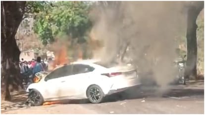 Tikamgarh News: Car collides with tree on Jatara Road then catches fire
