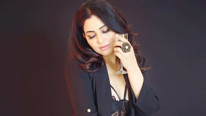 TV Actress: पर्दे पर अनपढ़ बन दर्शकों के दिलों पर किया राज, जानें हकीकत में कितनी पढ़ी-लिखी हैं ये हसीनाएं These Illiterate Daughters in Law of TV So Educated in Real Life Rupali Ganguly Shubhangi Atre Giaa Manek