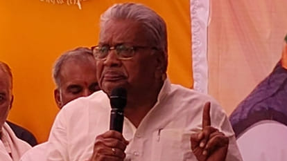 Shivpuri: Shivpuri MLA asked for votes for Jyotiraditya in a unique way, said- I am ready to sweep for you too