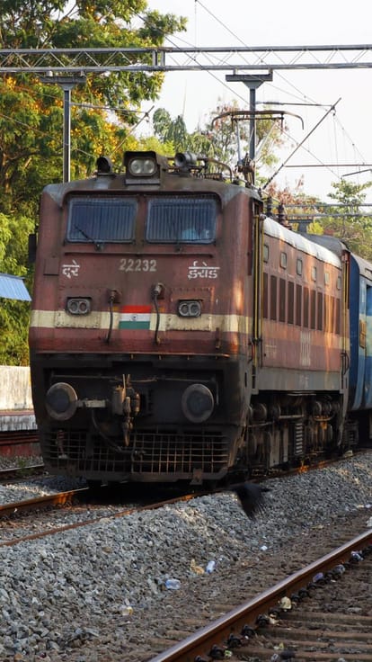 MP News: 10 trains including Bilaspur-Bhopal Express cancelled, Railways told the reason