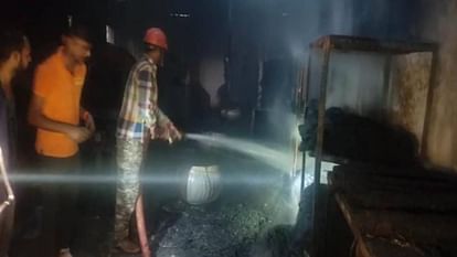 Bhopal News: राजधानी के गोविंदपुरा की पेंट फैक्ट्री में ब्लास्ट, दो कर्मचारी घायल, हमीदिया में इलाज जारी Bhopal News Blast in paint factory in Govindpura of capital two employees injured