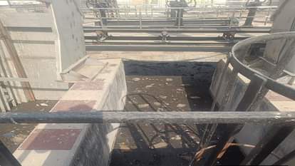 Kanpur: जाजमऊ सीवेज प्लांट कर्मियों की हड़ताल शुरू, ठेकेदार कंपनी का अनुबंध खत्म…जल निगम ने भी खड़े किए हाथ Strike of Jajmau sewage plant workers begins, contract of contractor company ends, jal nigam also gave up