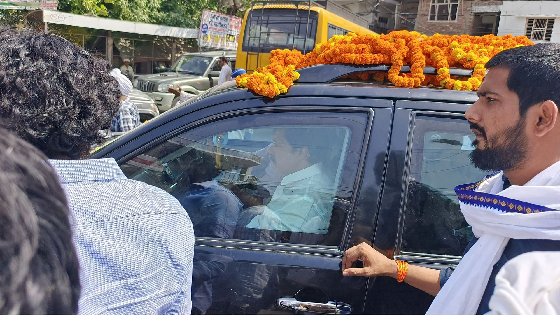 Dhananjay Singh Reached Jaunpur From Bareilly Was Welcomed Amar Ujala