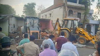 Shahdol: All five accused of gang rape of student arrested, bulldozer run on the houses of the accused