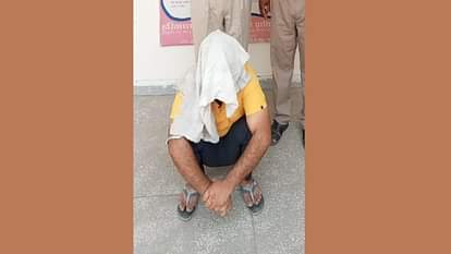 रेवाड़ी का मामला: युवक को सस्ते फल दिलाने का दिया लालच, आरोपी टैम्पो लेकर हुआ फरार; पुलिस ने 3 साल बाद पकड़ा Young man was lured to get cheap fruits, accused absconded with tempo; Rewari Police caught after 3 years