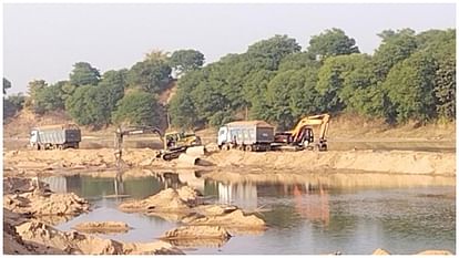 MP News: Fine of Rs 7 crore imposed on M/s Fair and Black Company sand mining done on more area than allowed
