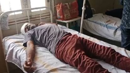 Katni Crime After beating miscreants took off their pants took away money and mobile