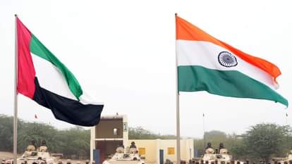 UAE: यूएई में अवैध तरीके रह रहे भारतीय उठा सकेंगे 'माफी कार्यक्रम' का लाभ, वाणिज्य दूतावास में कर सकेंगे आवेदन Indians living illegally in UAE will be able to avail the benefits of 'Mafi program'