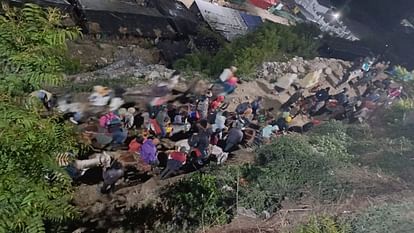 Chardham Yatra 2024: नया रिकॉर्ड...दो दिन में गंगोत्री और यमुनोत्री धाम पहुंचे सर्वाधिक तीर्थयात्री, तस्वीरें Chardham Yatra 2024 Yamunotri and Gangotri Dham Record devotees reached in two days Watch Photos