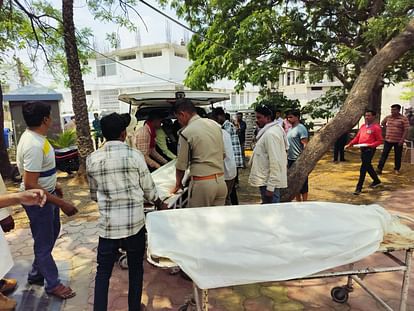 Indore: The injured survivor of the accident said – the driver could not see the truck parked in the dark.
