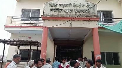 Shajapur News 50 thousand rupees looted from farmer in District Cooperative Central Bank