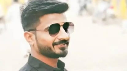 Mandsaur News Delivery boy commits suicide by jumping in front of train