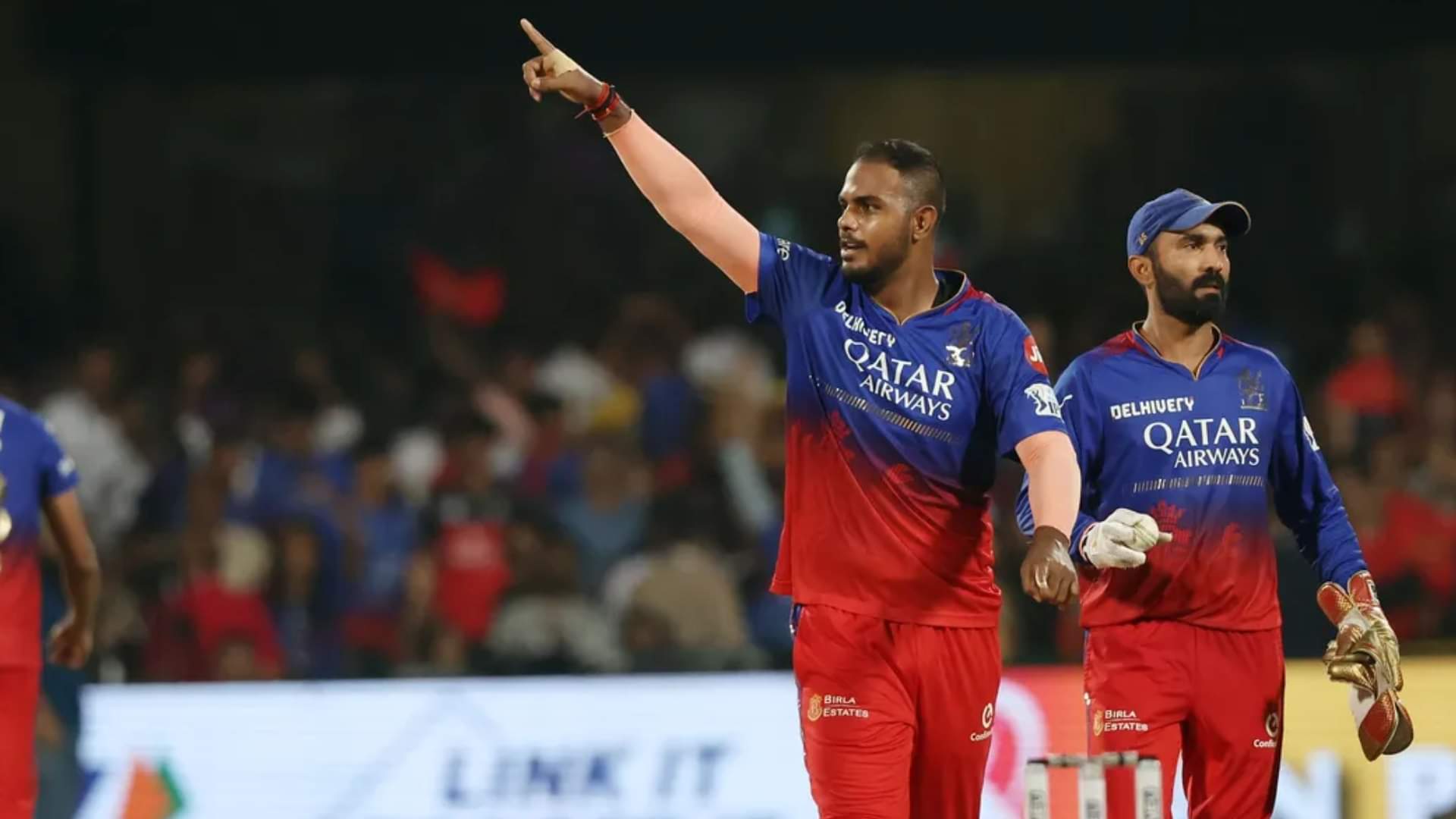 IPL 2024: कभी रिंकू ने जड़े थे पांच छक्के, अब 17 रन बचाकर यश ने आरसीबी को दिलाया प्लेऑफ का टिकट IPL 2024 CSK vs RCB Yash Dayal 20th Last Over Record vs His Last IPL Season Stats for Gujarat Titans
